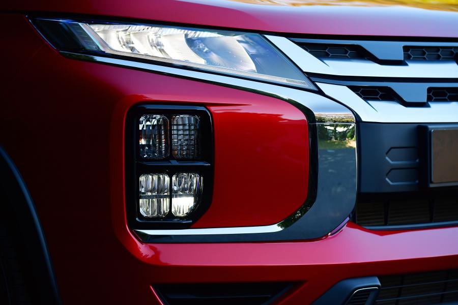 Детали экстерьера Mitsubishi ASX 2019 года  (WW) (фото 7 из 40)
